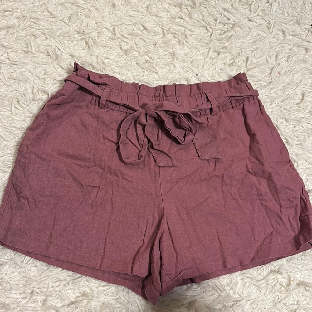 Woman’s Shorts. Mosaic and Company - burgundy color size XL